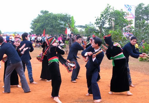 Los Kho Mu y sus solemnidades tradicionales - ảnh 3