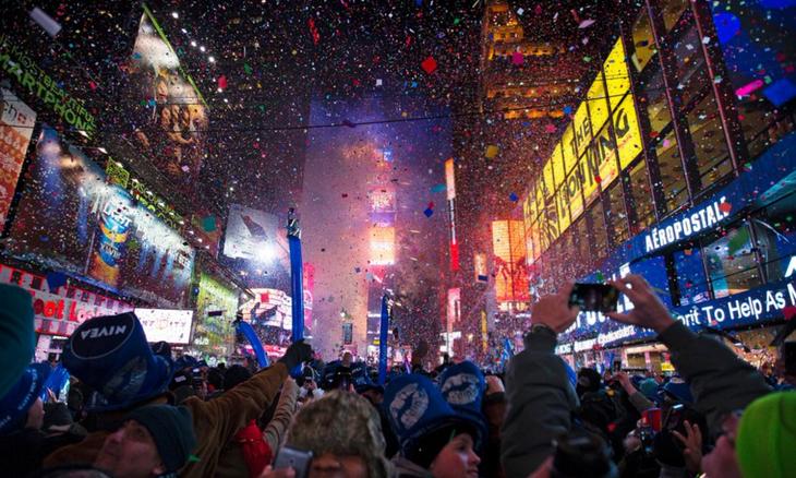 El mundo recibe al Año Nuevo 2017 con esperanza de paz  - ảnh 1