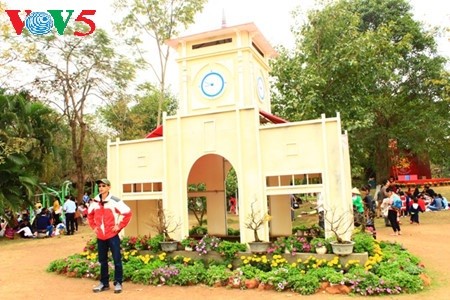 Flores primaverales alegran zona urbana ecológica - ảnh 10