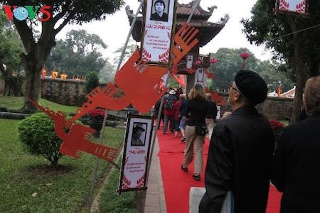 Día de la Poesía de Vietnam, en el Templo de la Literatura, en Hanoi - ảnh 5