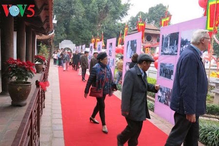 Día de la Poesía de Vietnam, en el Templo de la Literatura, en Hanoi - ảnh 7