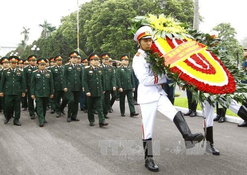 Inauguran exposición sobre el general Van Tien Dung - ảnh 1