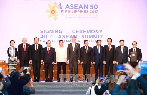 Vietnam aspira un buen futuro de Asean - ảnh 1