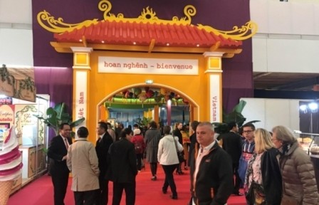 Vietnam promueve su cultura en feria internacional en Francia  - ảnh 1