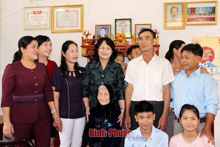 Vice presidenta vietnamita visita provincia de Binh Phuoc - ảnh 1