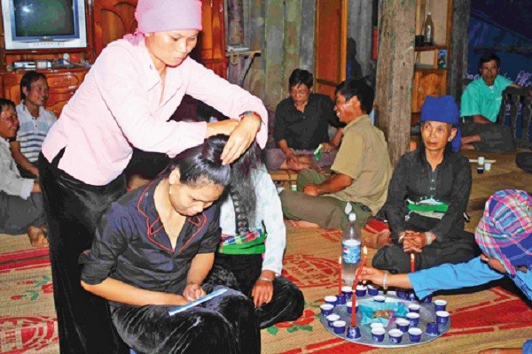 La boda tradicional de la etnia Thai Negro en Son La - ảnh 1