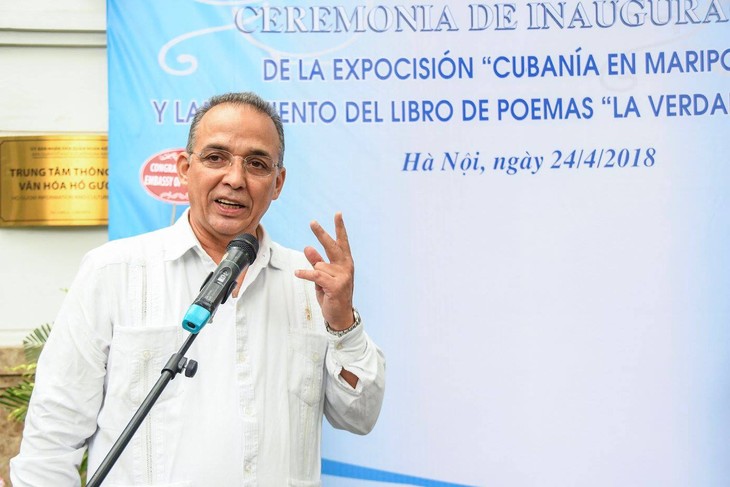 Corazón revolucionario cubano en el poemario “La verdad me nombra”  - ảnh 1