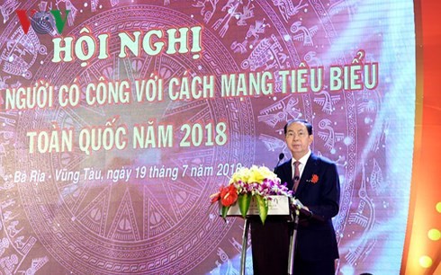 Piden continuar con el cuidado de las personas con méritos revolucionarios en Vietnam - ảnh 1