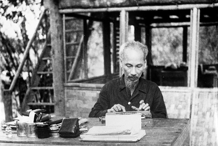 Apegado Vietnam al ideario y la moralidad del presidente Ho Chi Minh - ảnh 1