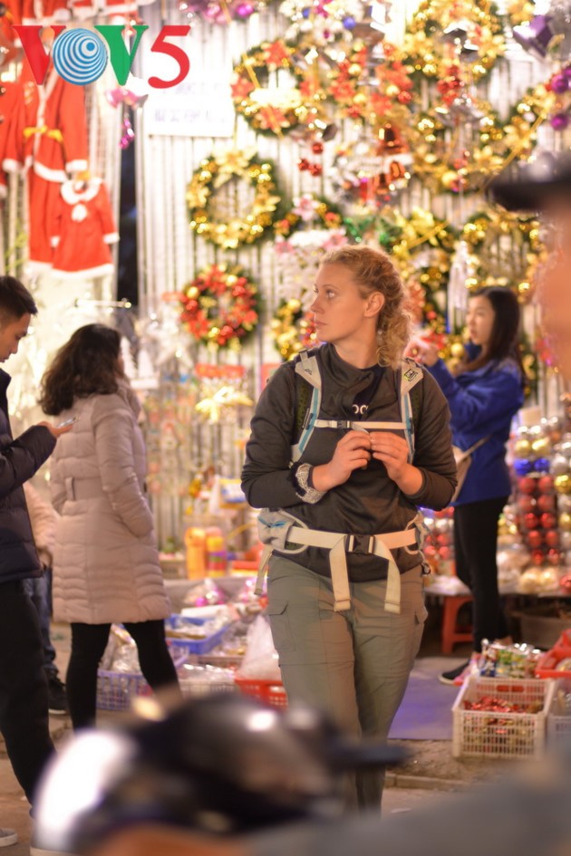 Ambiente navideño de Hanói - ảnh 13