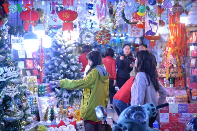 Ambiente navideño de Hanói - ảnh 8