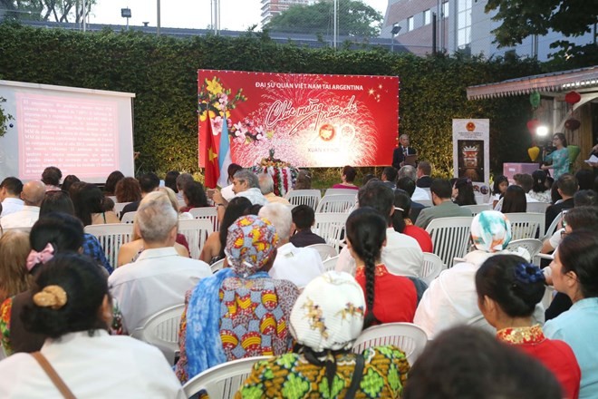 Vietnamitas en Argentina saludan al Año Nuevo Lunar 2019 - ảnh 2