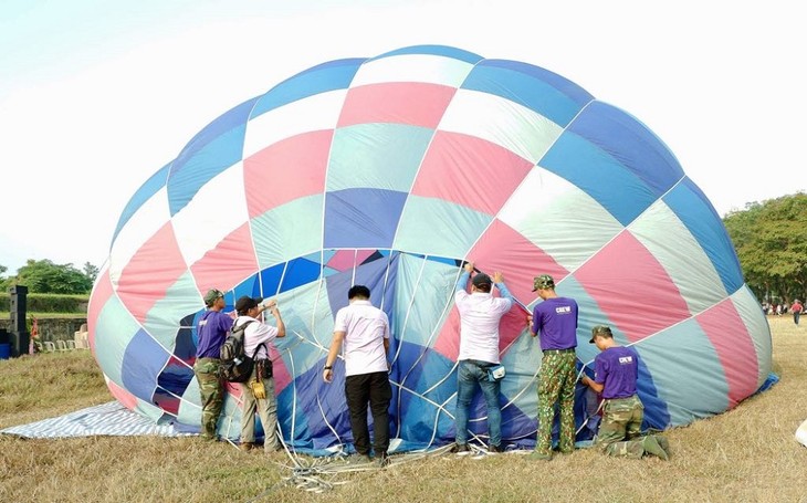 Arranca Festival Internacional de Globos Aerostáticos de Hue 2019 - ảnh 1