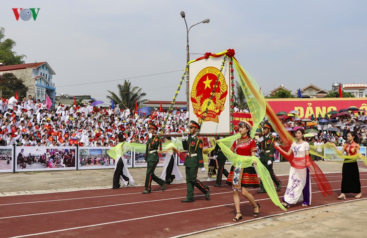 Conmemoran el 65 aniversario de la victoria de la batalla de Dien Bien Phu - ảnh 3