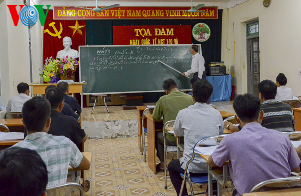 Etnia Thai empeñada en preservar la lengua y la escritura antiguas de su pueblo - ảnh 1