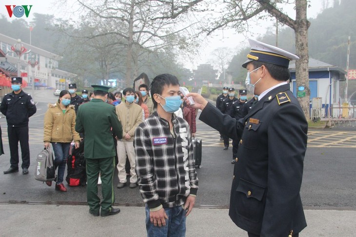 Aumenta a 425 el número de muertos por coronavirus en China - ảnh 1