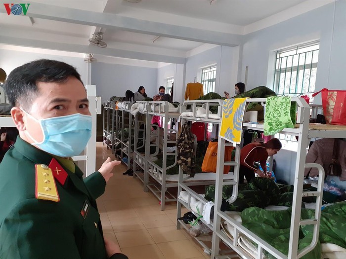 Vietnam promete garantizar mejores condiciones a las personas aisladas por Covid-19 - ảnh 1