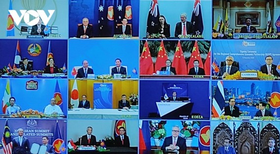 Medios extranjeros destacan el buen desempeño de Vietnam como presidente de la Asean - ảnh 1