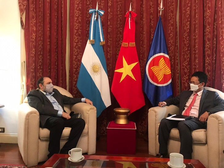 Voz de Vietnam y Radio Nacional de Argentina por profundizar la cooperación - ảnh 1