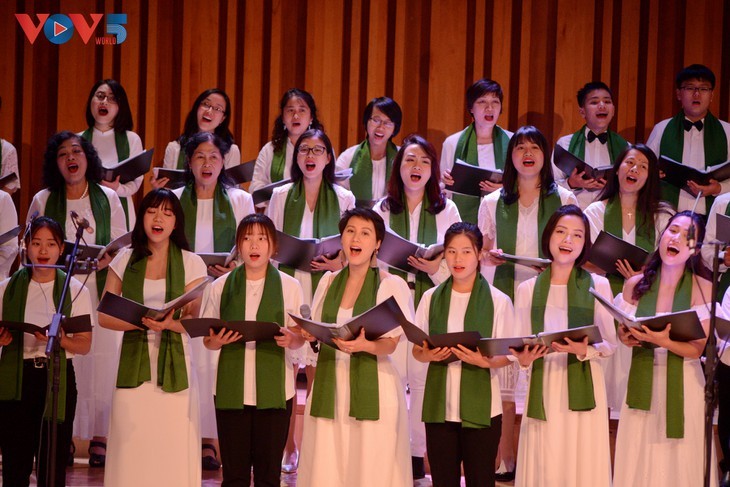 Concierto “Green Christmas”: Bendiciones y Esperanza - ảnh 9