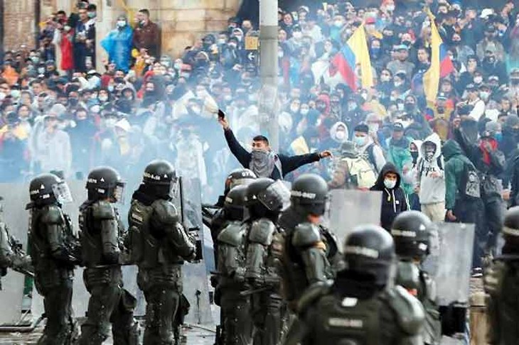 Crece el repudio mundial contra la violencia en Colombia - ảnh 1