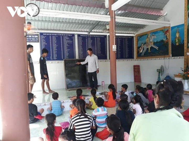 Los A Cha, guías espirituales de la comunidad Jemer en el sur vietnamita - ảnh 2