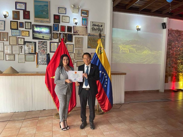 Vietnam promueve su receta tradicional en la famosa heladería de Venezuela - ảnh 1