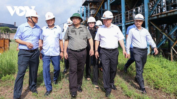 Primer ministro aborda soluciones para incompleto proyecto de la Fábrica de Hierro y Acero de Thai Nguyen - ảnh 1