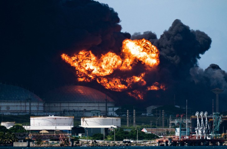 Incendio de depósitos de crudo en ciudad cubana de Matanzas  se extiende - ảnh 1