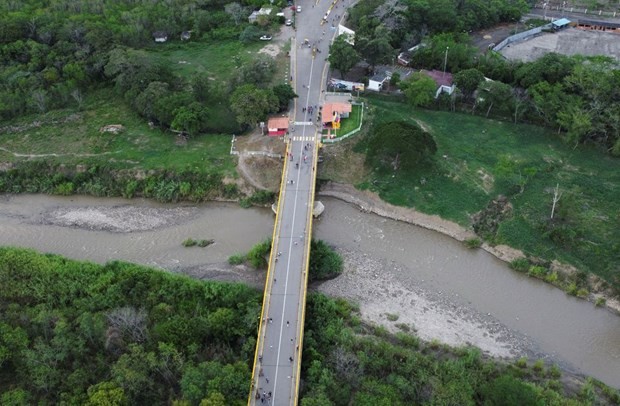 Volvió a abrir oficialmente la frontera terrestre entre Colombia y Venezuela - ảnh 2