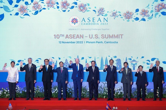 Premier vietnamita participa en Cumbres de la ASEAN con Japón, Estados Unidos y Canadá - ảnh 2