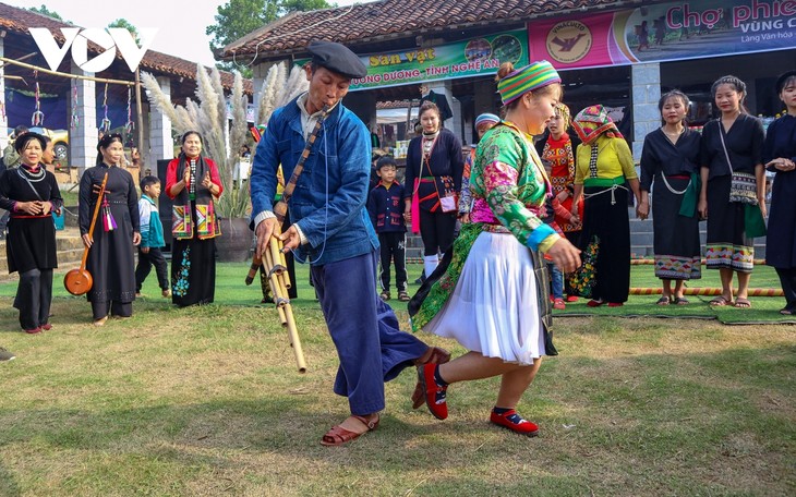 Promueven los colores culturales de las etnias vietnamitas - ảnh 1