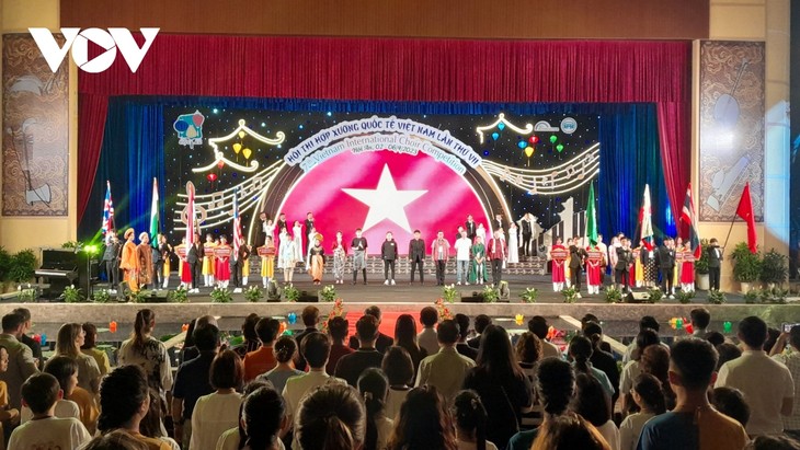 Casi 600 artistas en séptimo Concurso Internacional de Coros de Vietnam-Hoi An 2023 - ảnh 1