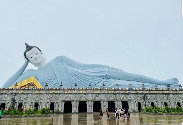 Explorar la pagoda de Som Rong en la provincia de Soc Trang  - ảnh 4