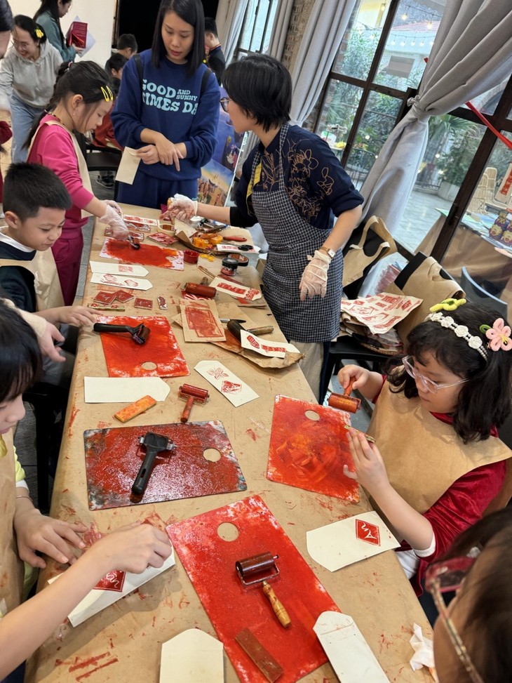 “Tet en mi corazón”, un festival folclórico para niños en saludo al Año Nuevo Lunar - ảnh 2