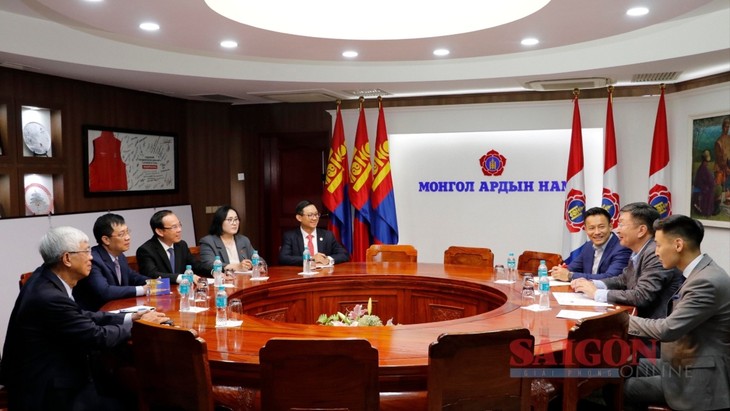 Vietnam considera el desarrollo de los nexos con Mongolia  - ảnh 1