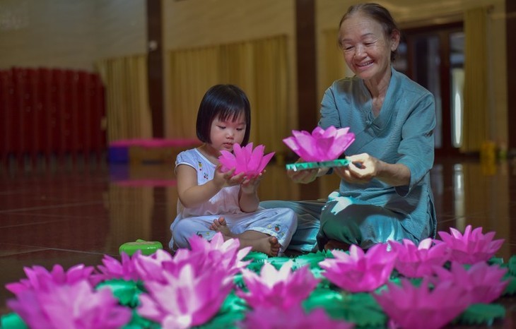 Libertad de culto y religión en Vietnam vista desde el festejo tradicional Vu Lan - ảnh 2