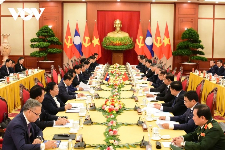 Líderes de Vietnam y Laos realizan conversaciones oficiales - ảnh 2