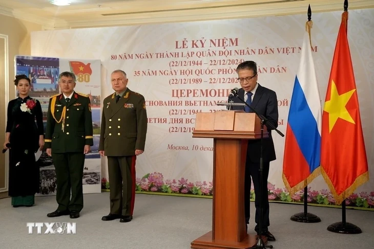 Conmemoran en varios países 80º aniversario de la fundación del Ejército Popular de Vietnam - ảnh 1