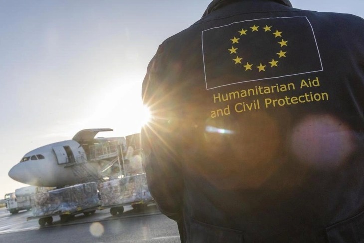 UE anuncia asistencia humanitaria de casi 1,9 mil millones de euros en 2025 - ảnh 1