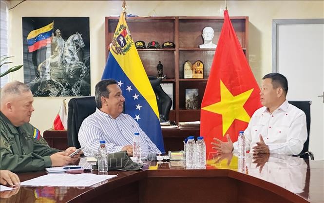 Vietnam fortalece la cooperación con localidades de Venezuela  - ảnh 1