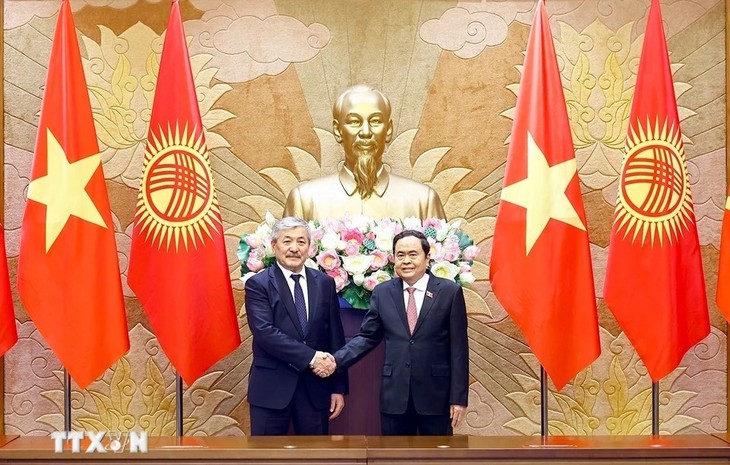 Vietnam valora la amistad tradicional con Kirguistán, afirma presidente parlamentario - ảnh 1