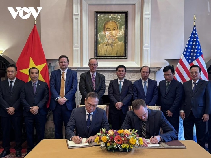 Empresas vietnamitas y estadounidenses firman acuerdos de cooperación económica de más de 4 mil millones de dólares - ảnh 2