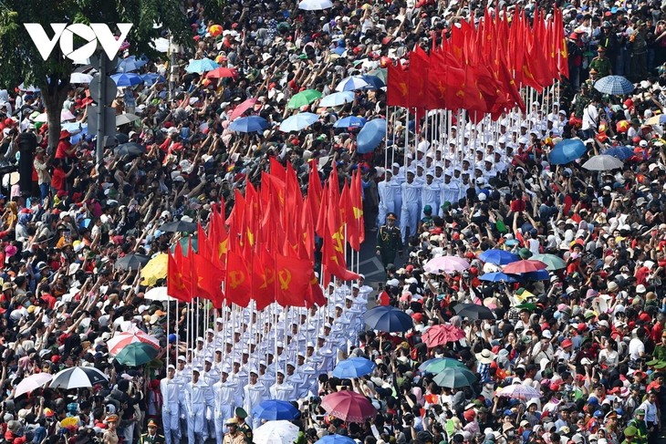 Dirigentes nacionales y representantes de varios países asisten a la conmemoración por la reunificación de Vietnam - ảnh 6