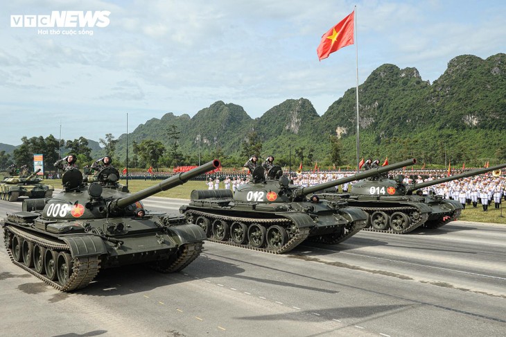 Unos 16.000 soldados y agentes de seguridad vietnamitas participan en ensayo general para próximo desfile cívico-militar - ảnh 2