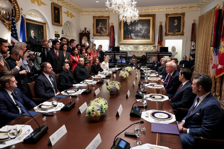 Estados Unidos y Ucrania discuten el proceso de paz y la cooperación en defensa - ảnh 1