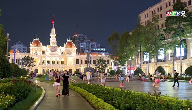 Ciudad Ho Chi Minh impulsa el desarrollo del turismo nocturno - ảnh 4