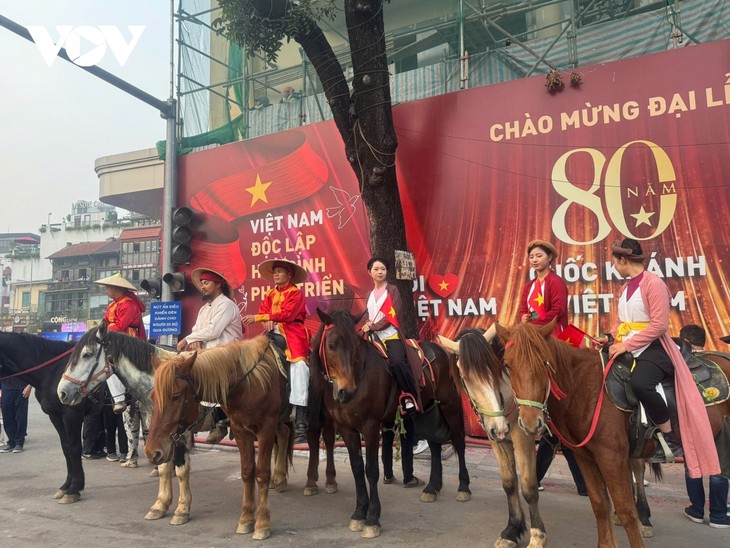 ទិវាបុណ្យវៀតណាមសុភមង្គលឆ្នាំ២០២៥ បន្សល់ទុកនូវចំណាប់អារម្មណ៍សម្រាប់ ភ្ញៀវទេសចរ - ảnh 1