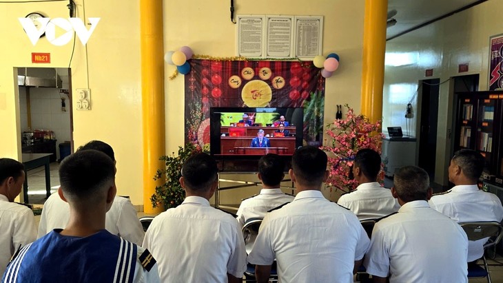 ដាក់ជំនឿជាក់ទាំងស្រុងលើរាល់ការសម្រេចចិត្តនៃមហាសន្និបាត លើកទី ១៤ របស់បក្ស - ảnh 4