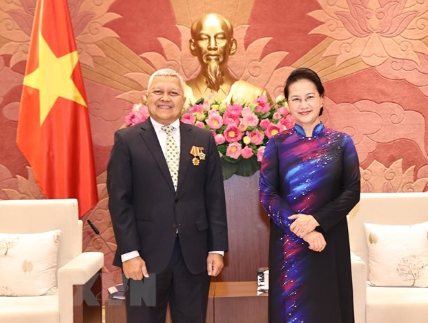 Nguyên Thi Kim Ngân rencontre des ambassadeurs sortants - ảnh 3